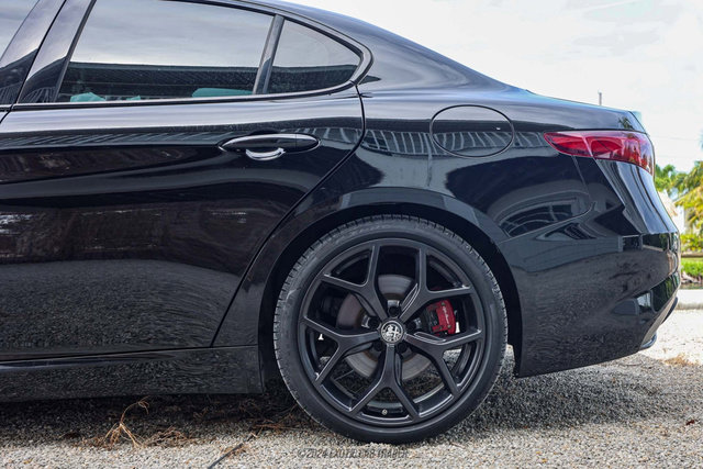 Used 2020 Alfa Romeo Giulia w/ Quick Order Package 22K Sport image 5