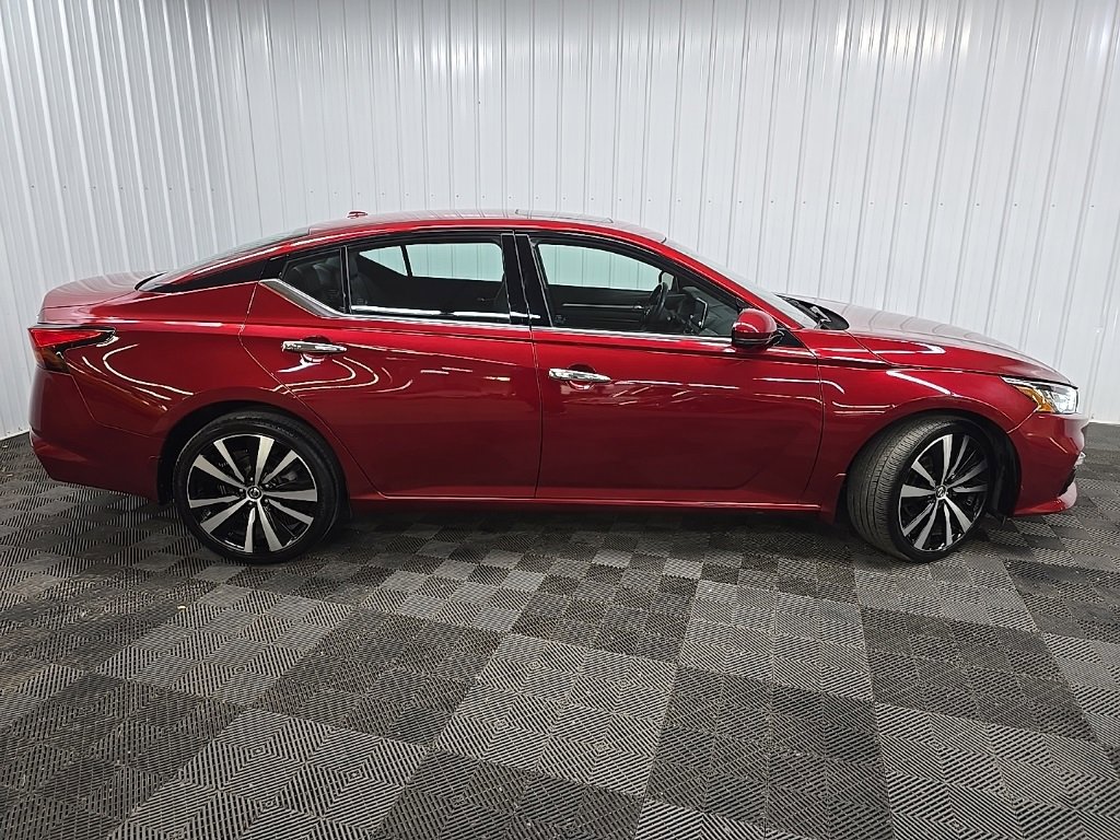 Used 2019 Nissan Altima 2.5 Platinum image 2