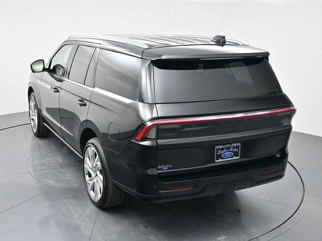 Used 2025 Lincoln Navigator Reserve image 49