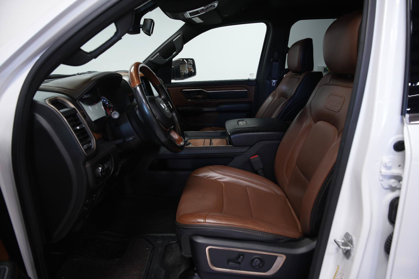 Used 2020 RAM 1500 Limited w/ Off Road Group AWD/4WD image 31