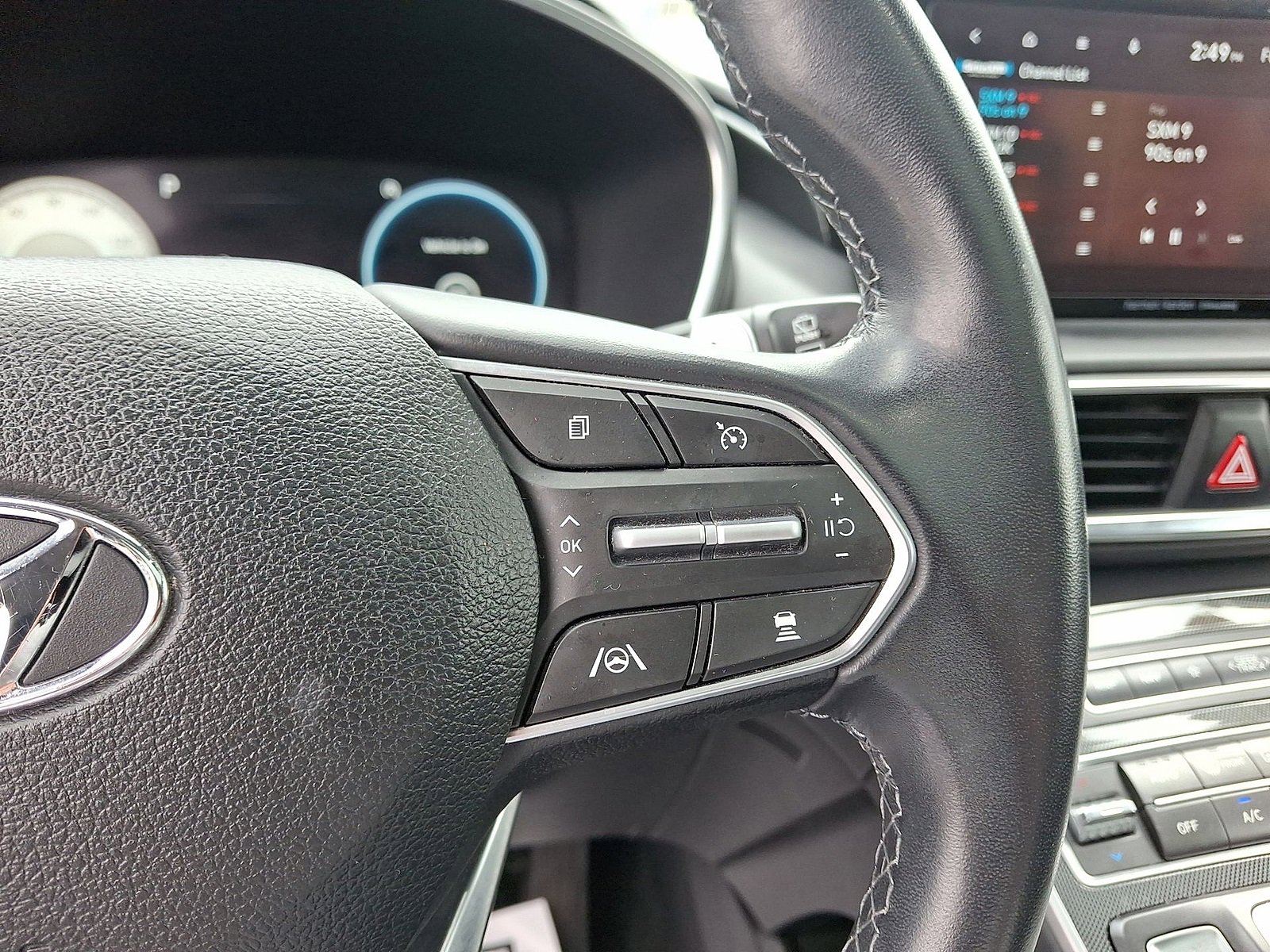 Certified 2022 Hyundai Santa Fe SEL w/ Convenience + Premium Package image 24