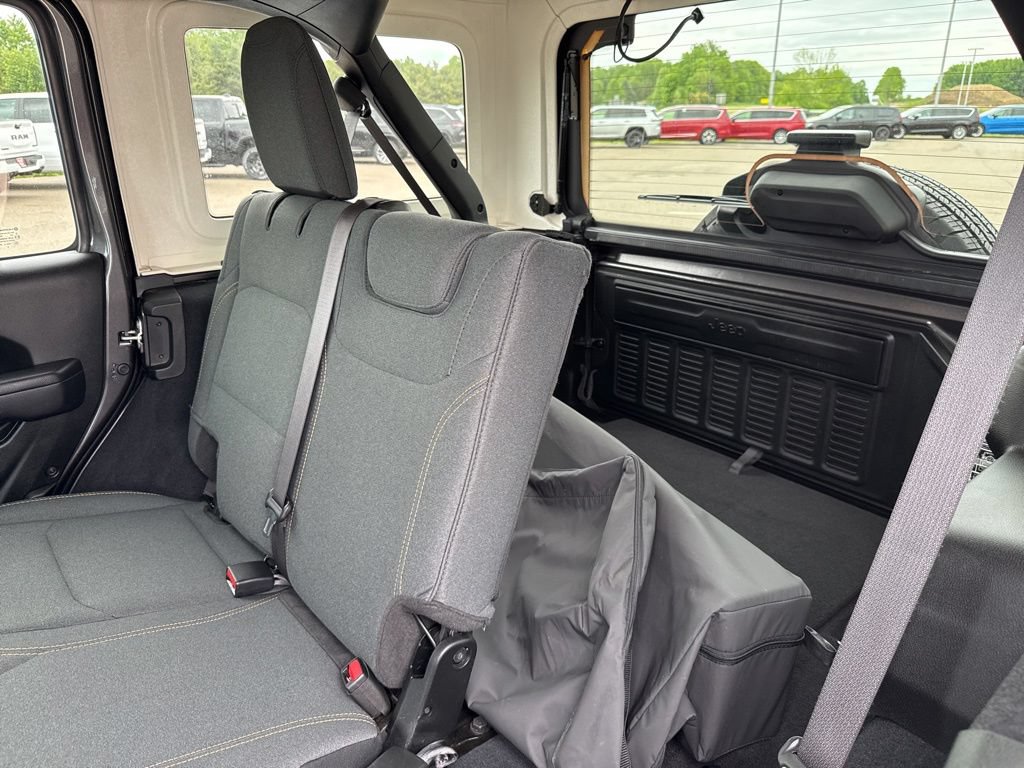 Used 2024 Jeep Wrangler Unlimited Sport AWD/4WD image 16