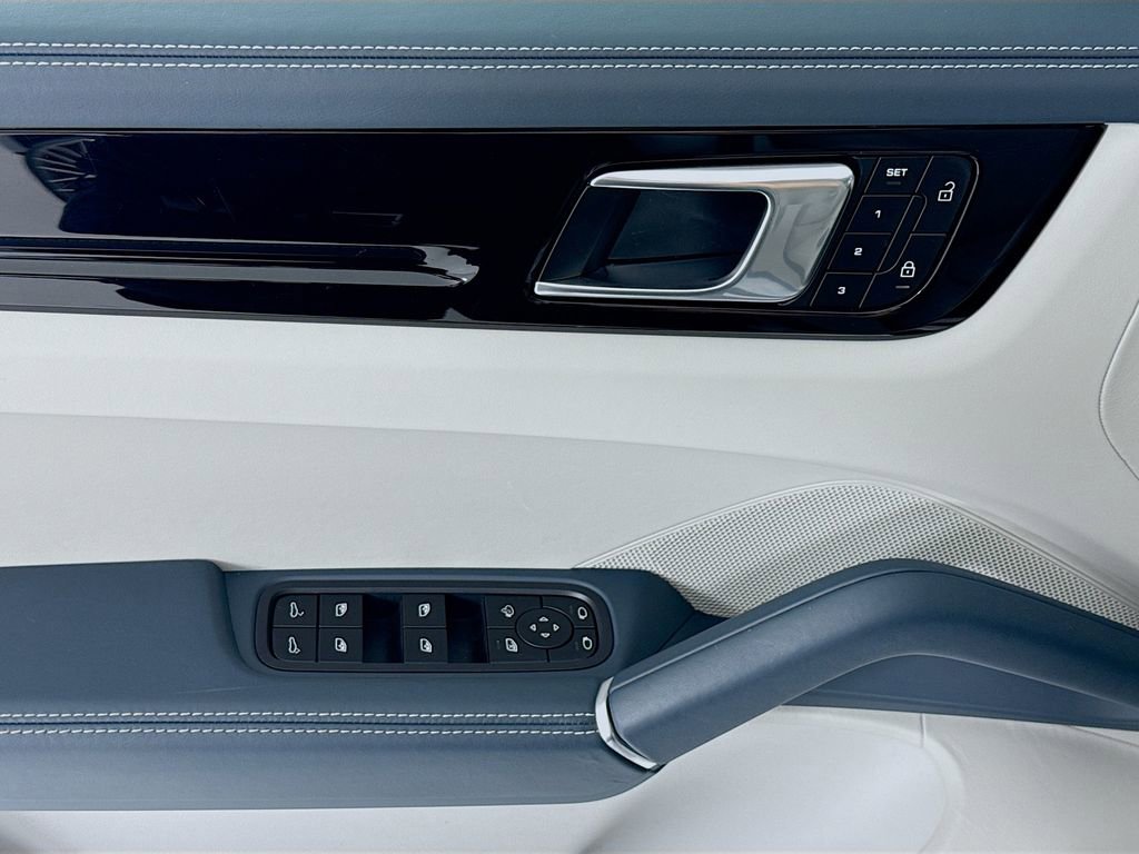 Certified 2023 Porsche Cayenne S AWD/4WD image 11