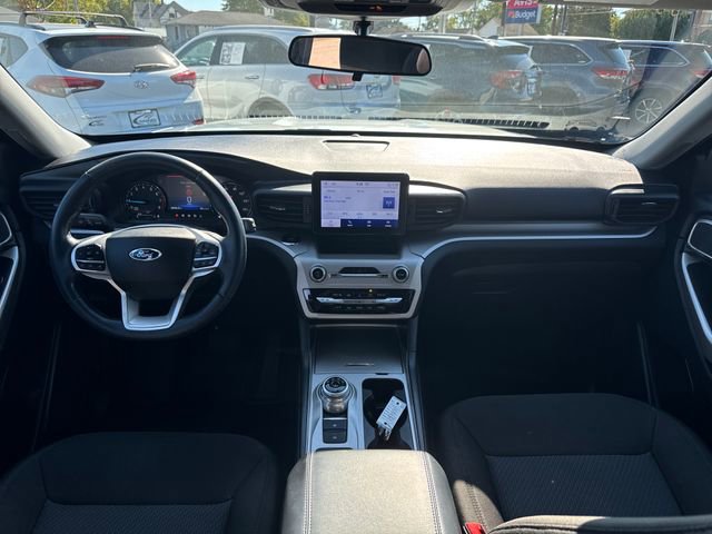 Used 2023 Ford Explorer XLT image 15