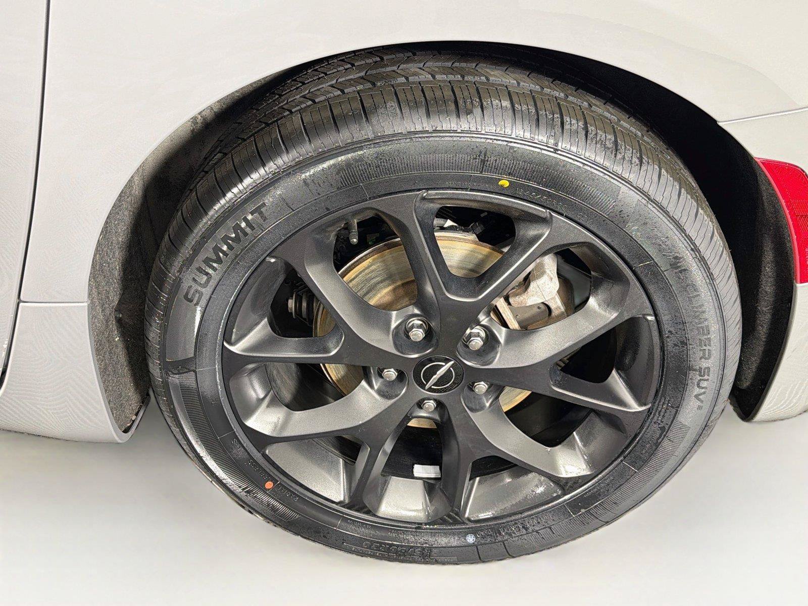 Used 2025 Chrysler Pacifica Limited FWD image 36