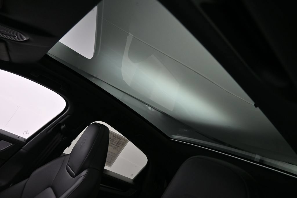 Certified 2025 Porsche Cayenne S AWD/4WD image 12