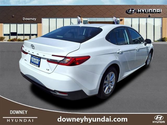 Used 2025 Toyota Camry LE image 3