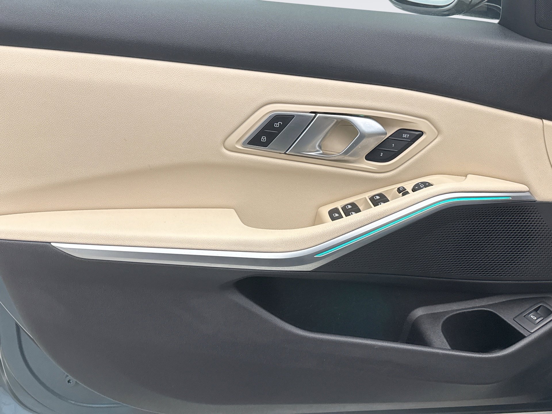 Used 2021 BMW 330i xDrive 330XI AWD w/ Convenience Package image 9