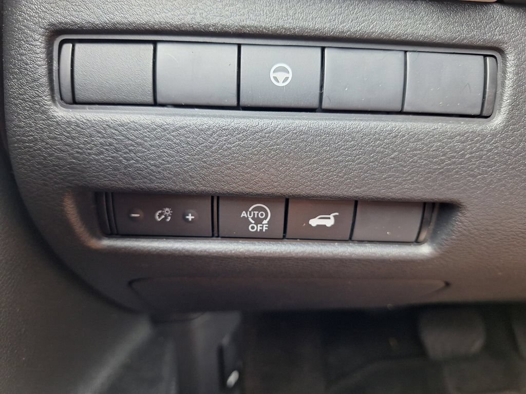 Used 2024 Nissan Rogue SL w/ SL Premium Package FWD image 12