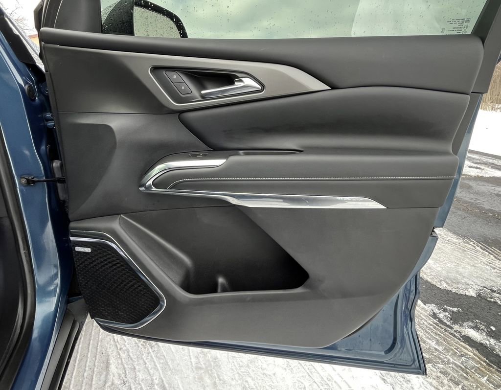 Used 2024 Chevrolet Traverse LT w/ Enhanced Driving Package image 21