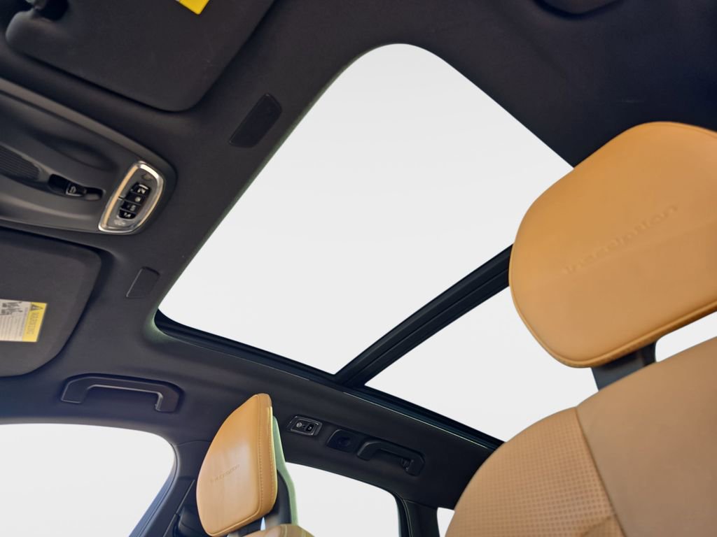 Used 2018 Volvo XC60 T6 Inscription w/ Luxury Seat Package image 33