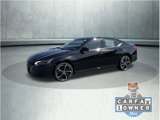 Used 2023 Nissan Altima 2.5 SR image 3