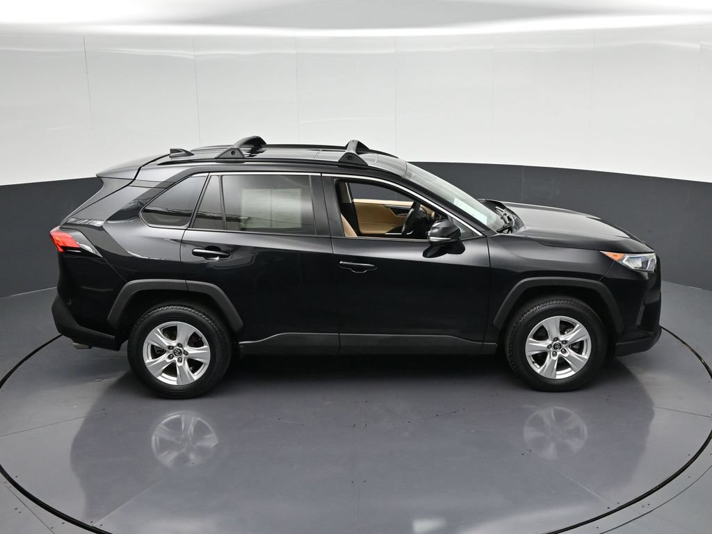 Used 2020 Toyota RAV4 XLE w/ Convenience Package FWD image 23