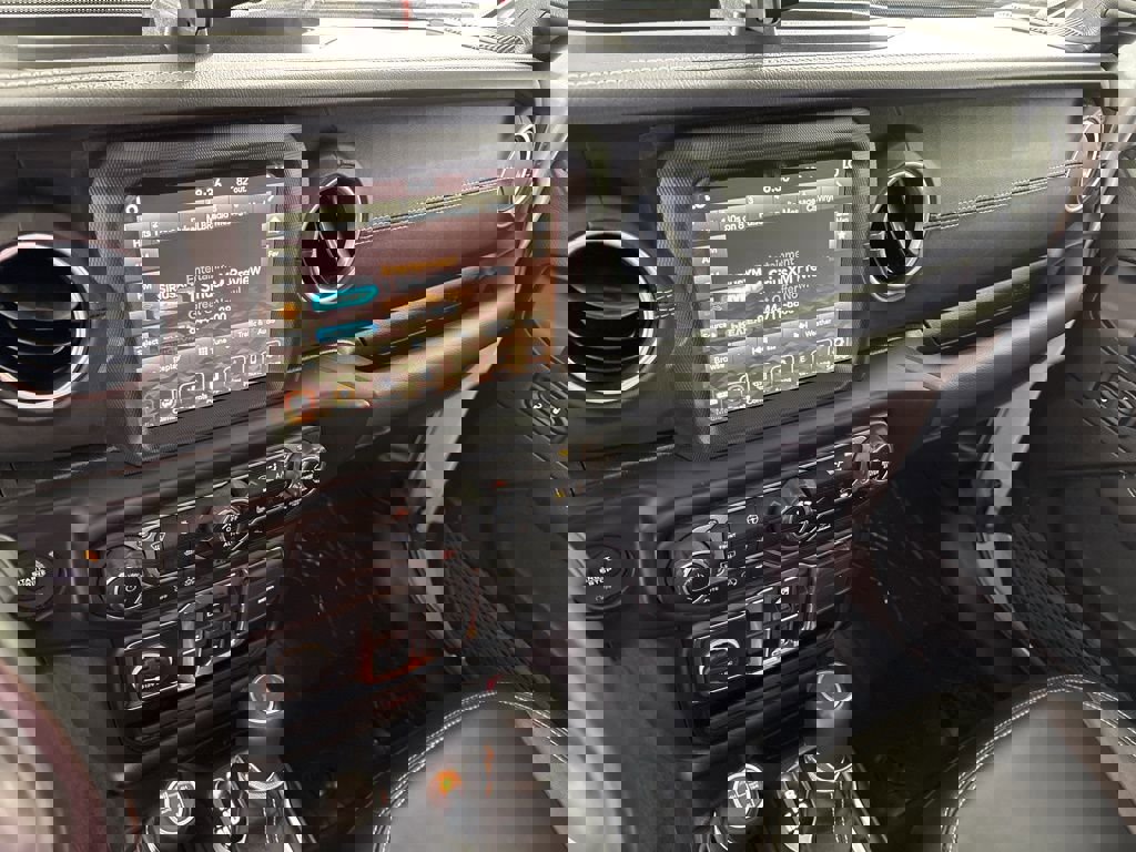 Used 2022 Jeep Wrangler Unlimited Sahara w/ LED Lighting Group image 29