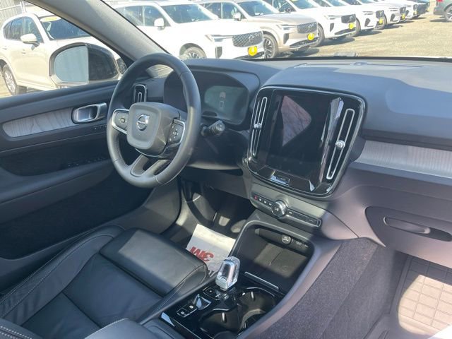 Used 2023 Volvo XC40 B5 Plus w/ Driver Assist Package AWD/4WD image 24