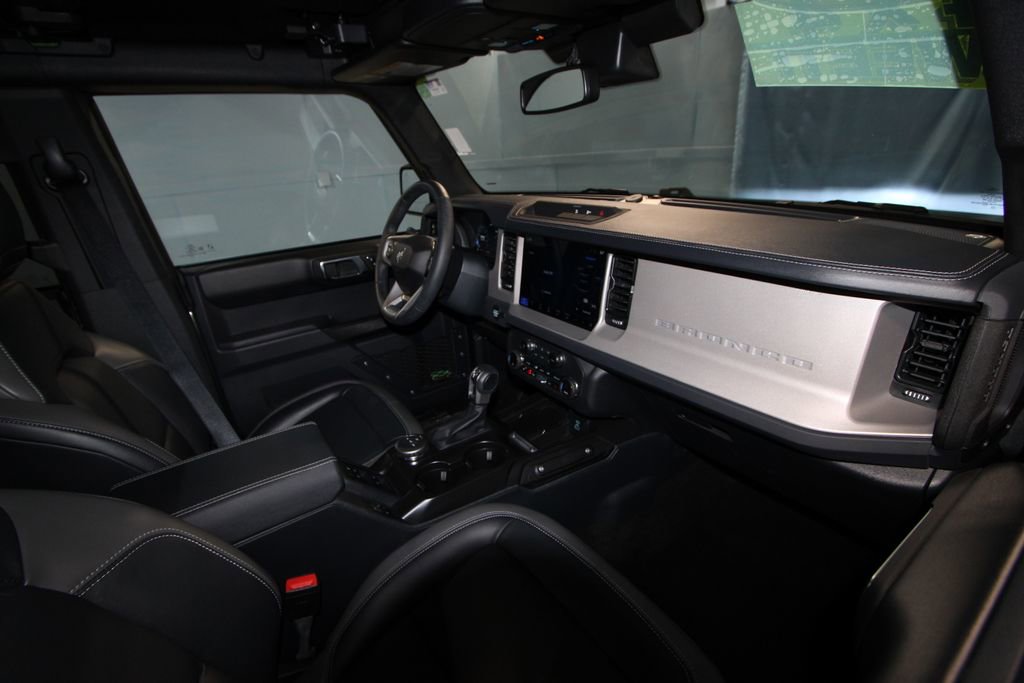 Used 2025 Ford Bronco Outer Banks image 23