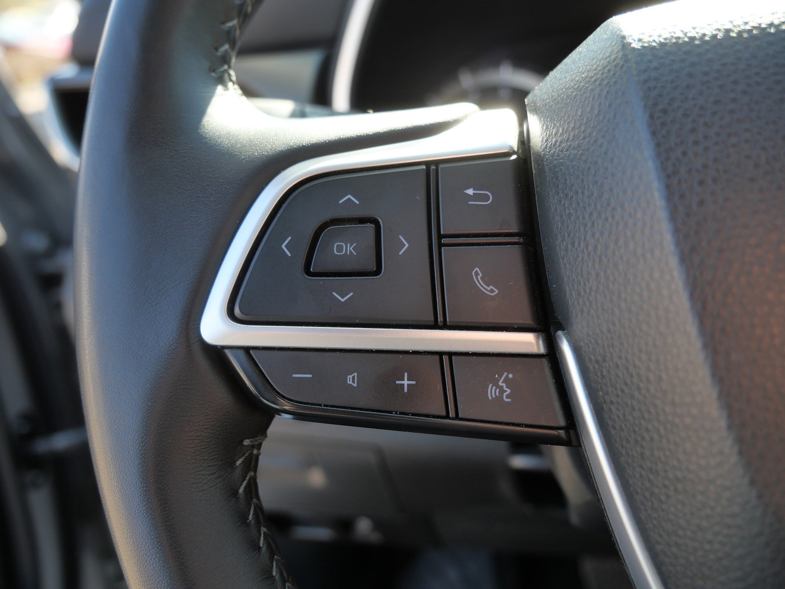 Certified 2024 Toyota Highlander XLE AWD/4WD image 28