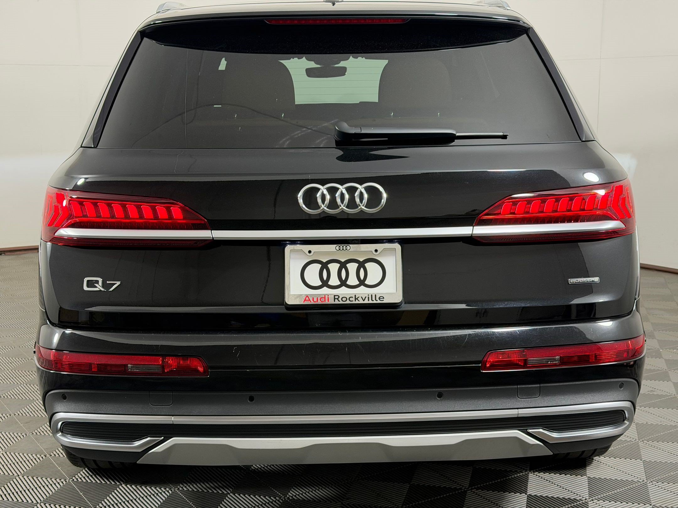 Used 2023 Audi Q7 2.0T Premium w/ Convenience Package AWD/4WD image 10