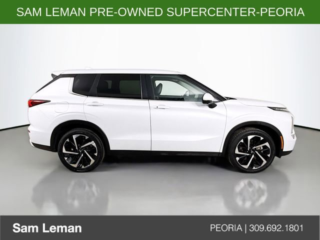 Used 2024 Mitsubishi Outlander SE image 8