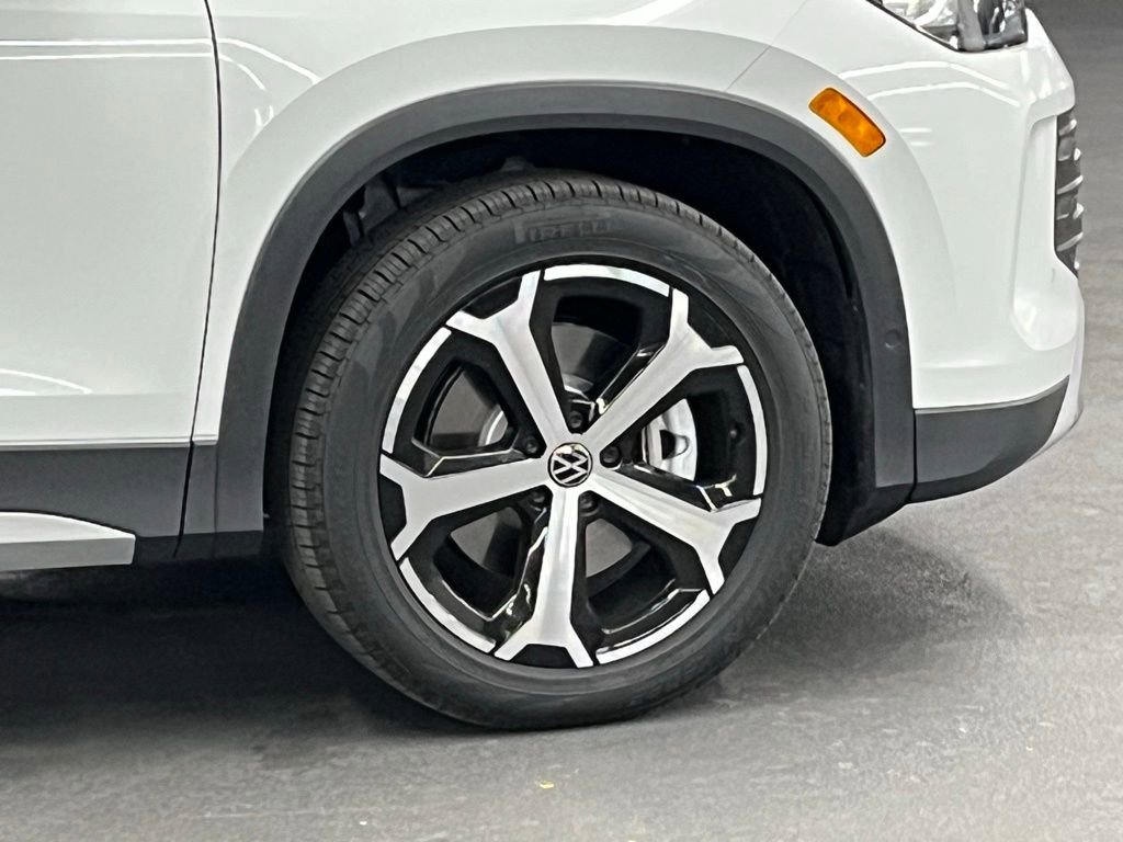 New 2026 Volkswagen Tiguan SE FWD image 40