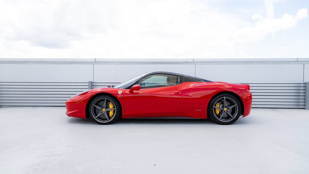 Used 2015 Ferrari 458 Spider RWD image 28