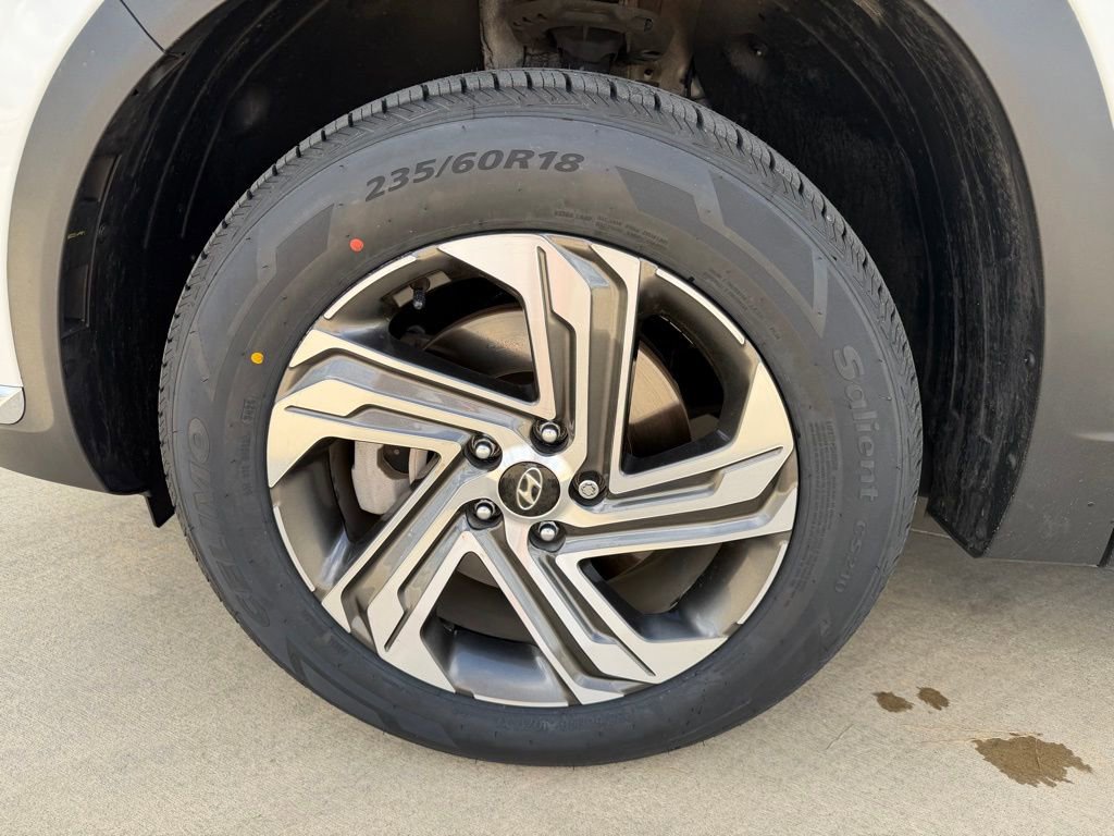 Used 2023 Hyundai Santa Fe SEL w/ Premium Package image 9