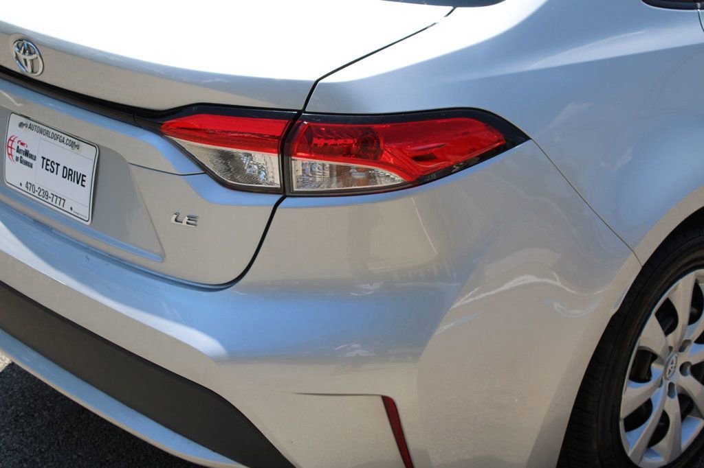 Used 2021 Toyota Corolla LE image 9