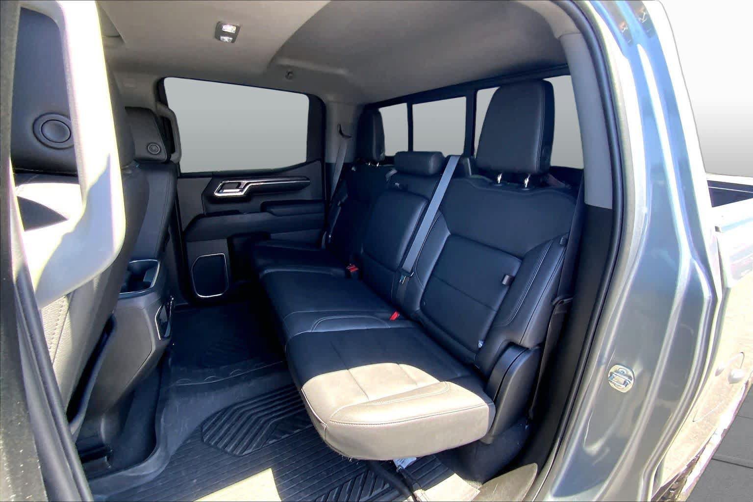 Used 2023 Chevrolet Silverado 1500 LTZ w/ LTZ Premium Package AWD/4WD image 21