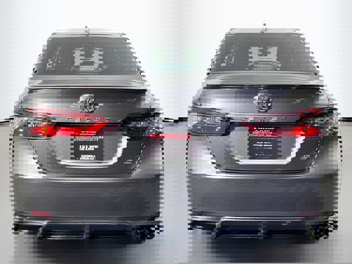 Used 2024 Toyota Camry SE image 6