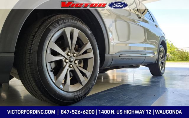 Used 2024 Ford Explorer XLT w/ Equipment Group 202A AWD/4WD image 17