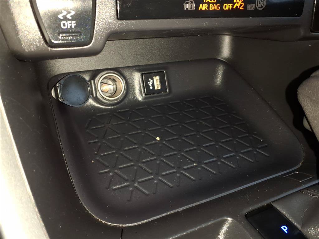 Used 2025 Toyota RAV4 LE AWD/4WD image 32