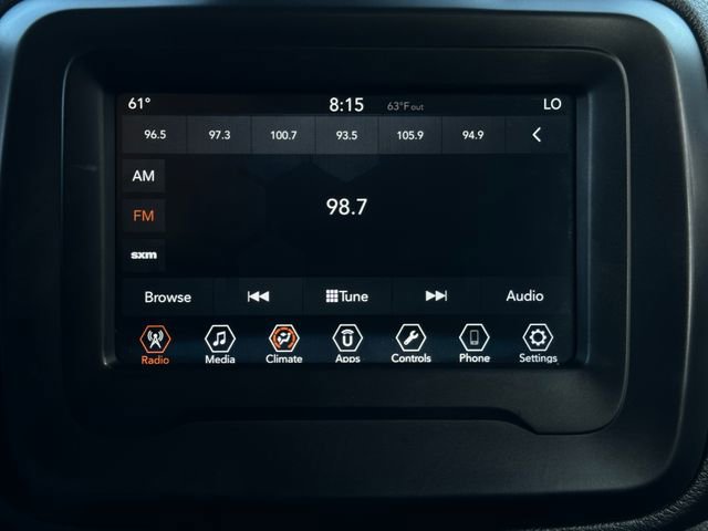 Used 2018 Jeep Renegade Altitude image 23