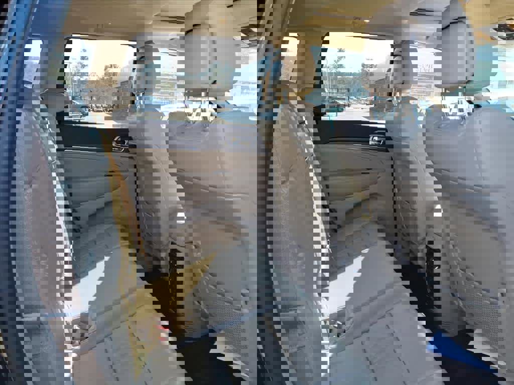 Used 2016 Jeep Grand Cherokee Limited image 24