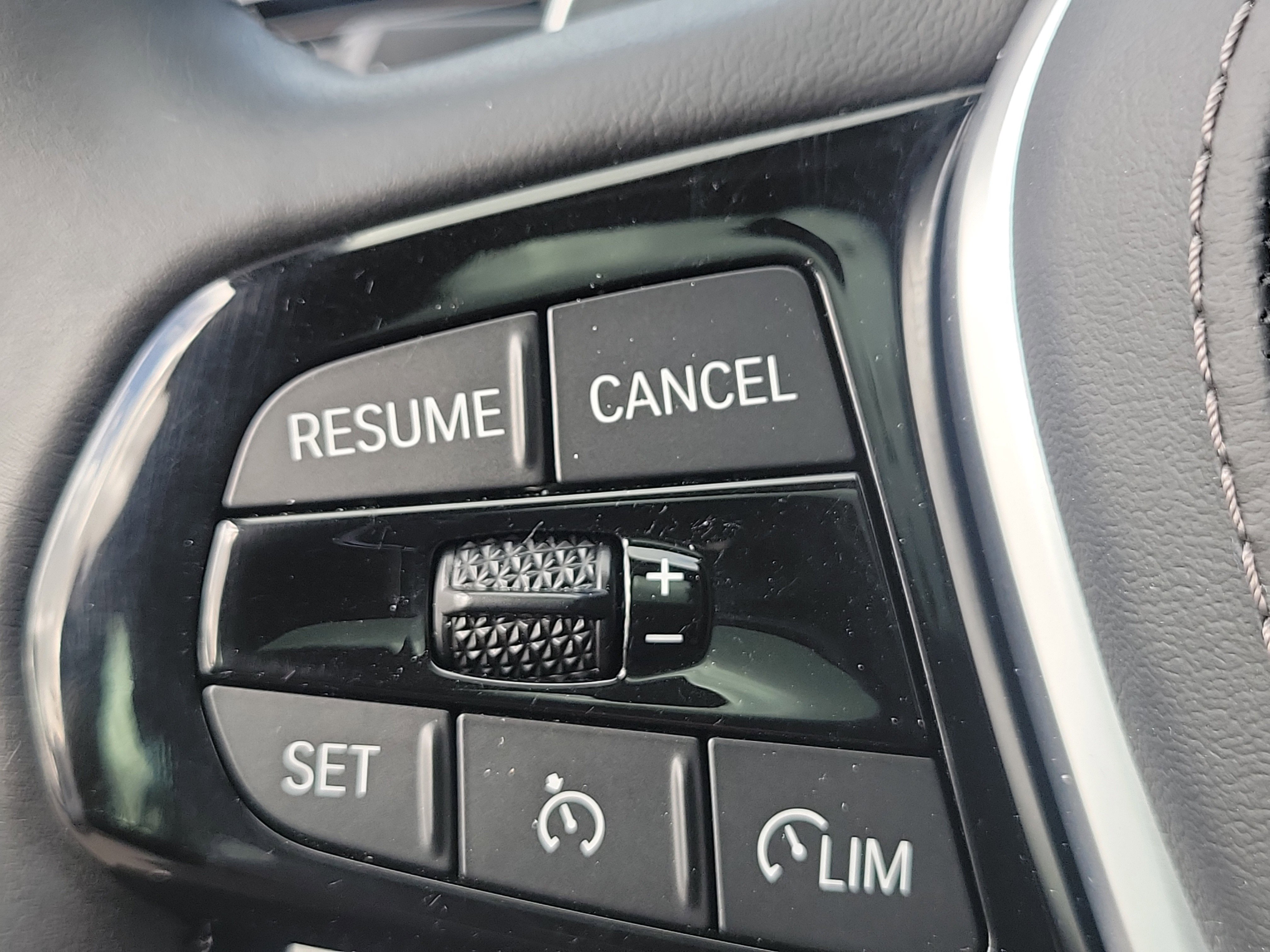Used 2021 BMW 540i w/ Convenience Package image 26