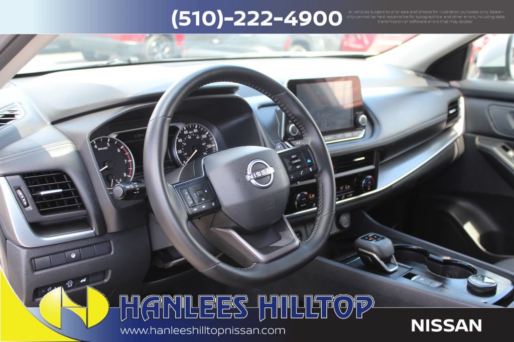 Used 2025 Nissan Rogue SV AWD/4WD image 12
