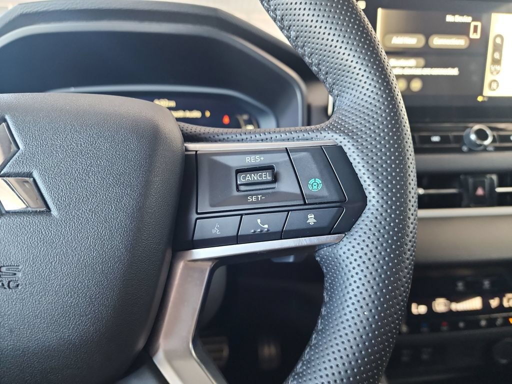 Used 2025 Mitsubishi Outlander SEL AWD/4WD image 25