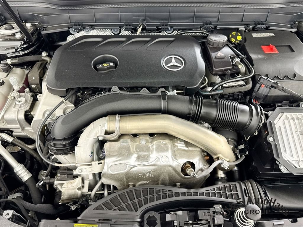 Used 2025 Mercedes-Benz GLB 250 image 35