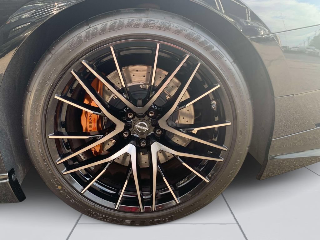 Used 2024 Nissan GT-R Premium w/ Floor Mat Package AWD/4WD image 36