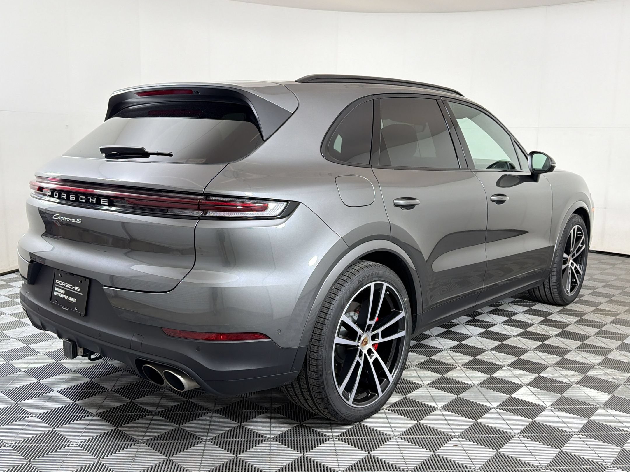 Certified 2025 Porsche Cayenne S AWD/4WD image 10