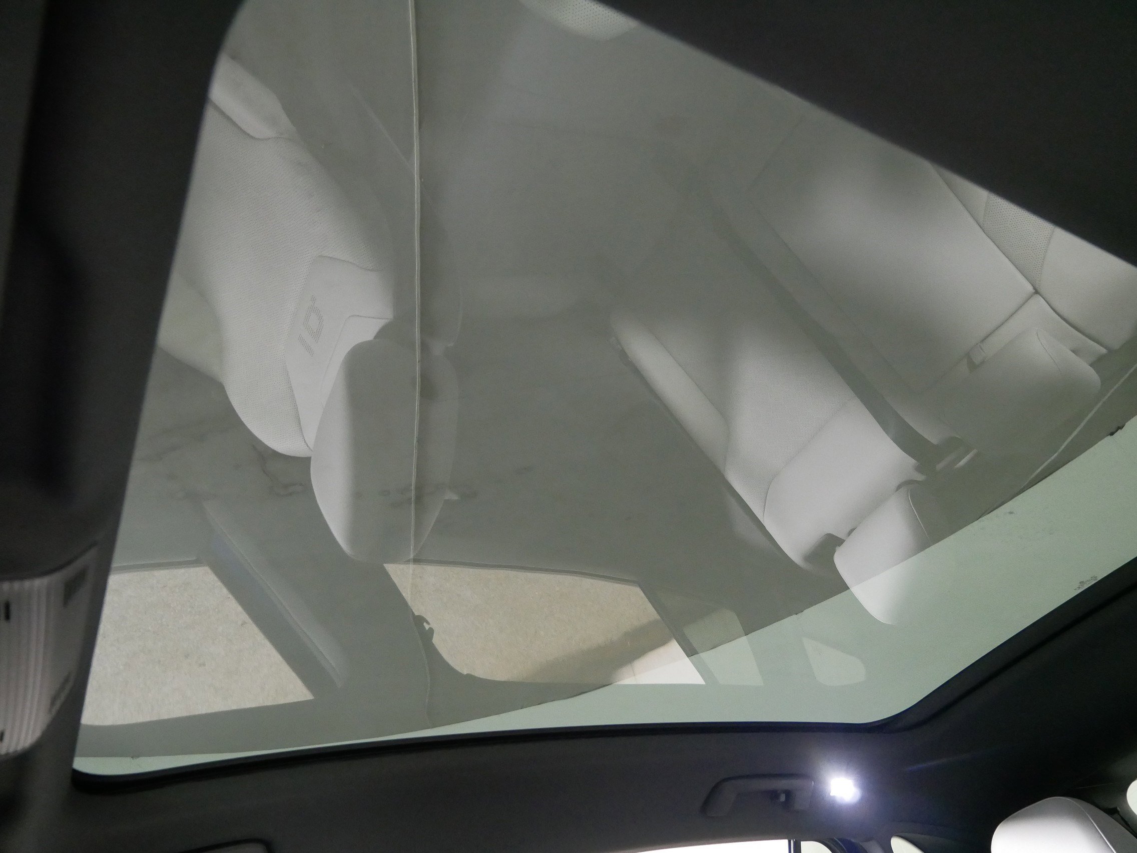 Certified 2022 Volkswagen ID.4 Pro S image 31