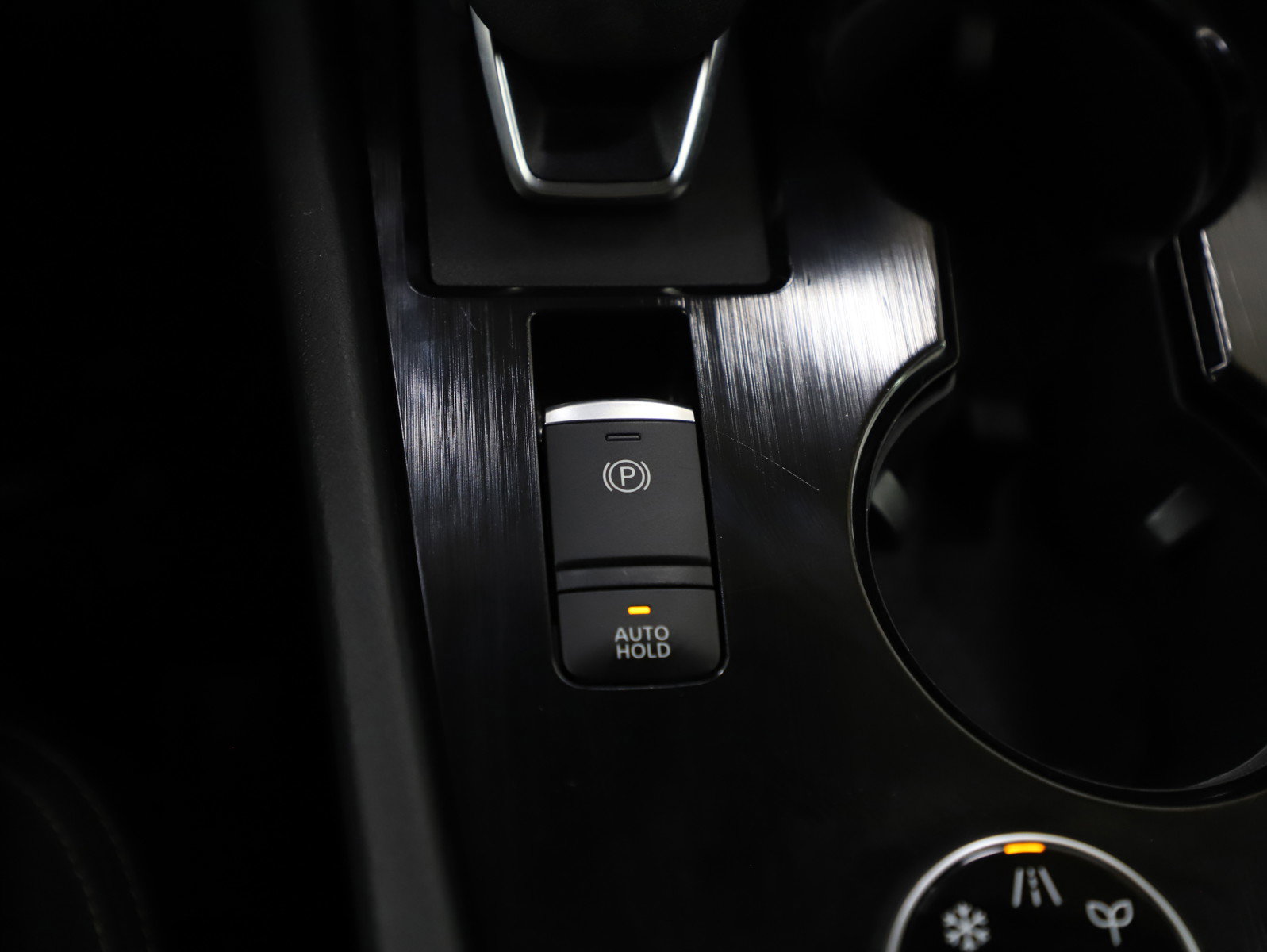 Used 2025 Nissan Rogue SV image 25