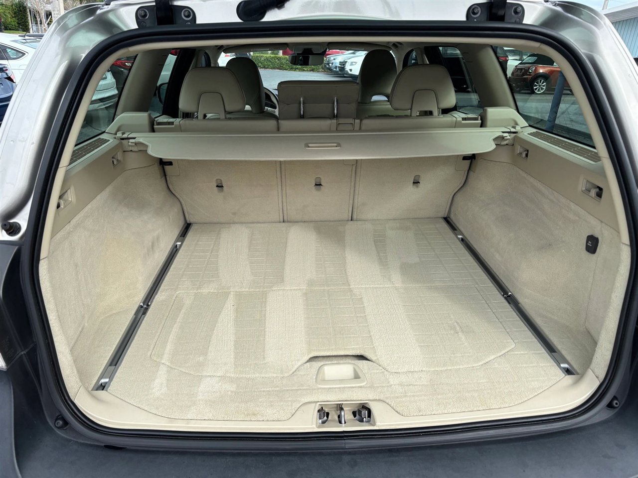 Used 2016 Volvo XC70 T5 Premier w/ Proximity Package image 12