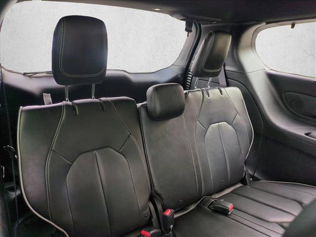 Used 2019 Chrysler Pacifica Limited w/ Advanced Safetytec Group FWD image 20