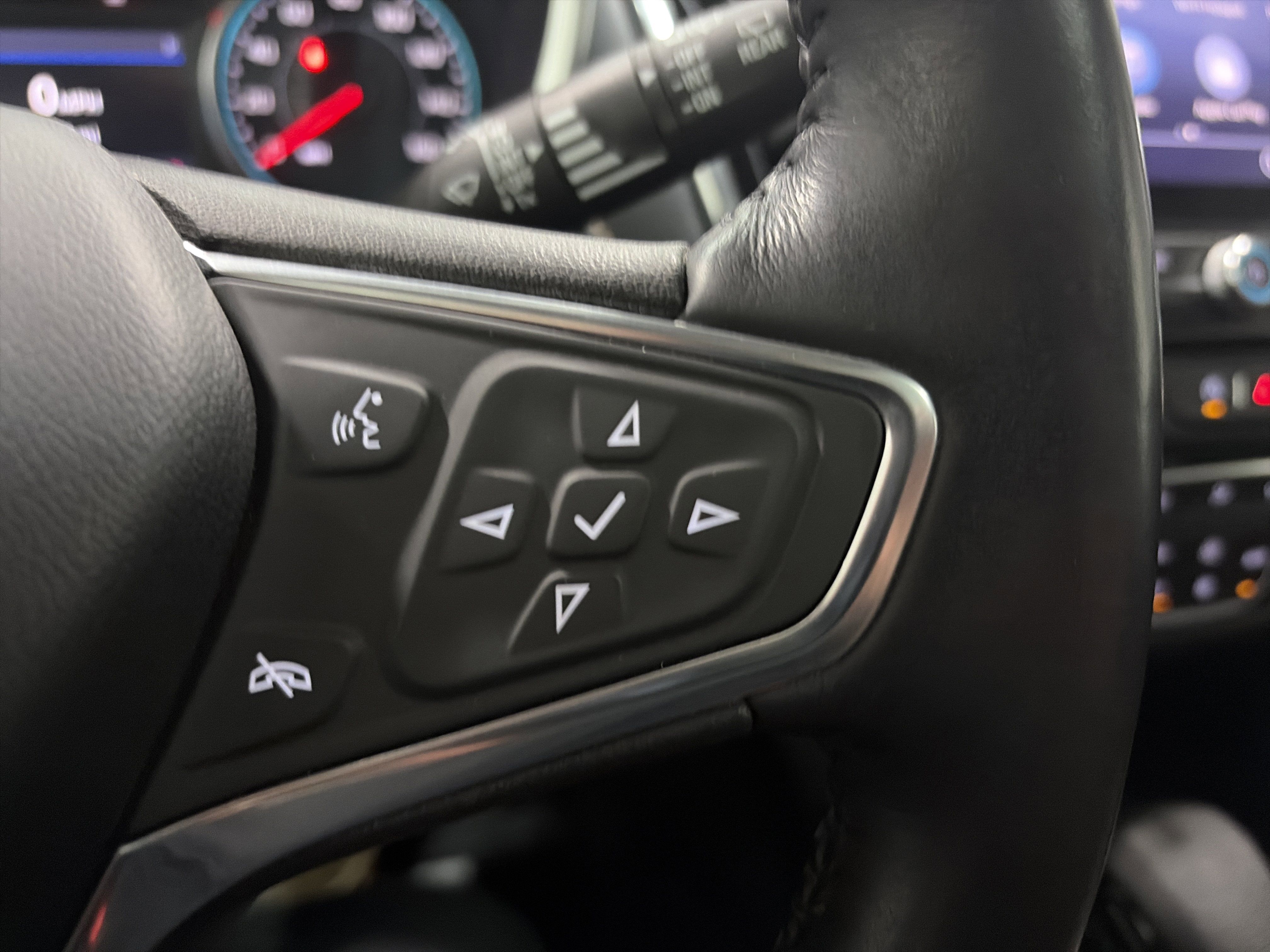 Used 2022 Chevrolet Equinox Premier AWD/4WD image 17