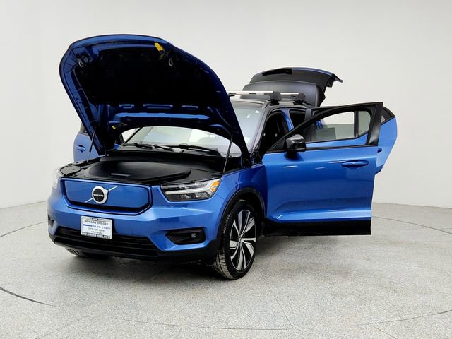 Used 2021 Volvo XC40 P8 Recharge w/ Advanced Package image 9
