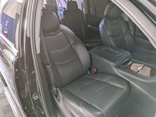 Used 2017 Cadillac Escalade ESV Premium Luxury image 37