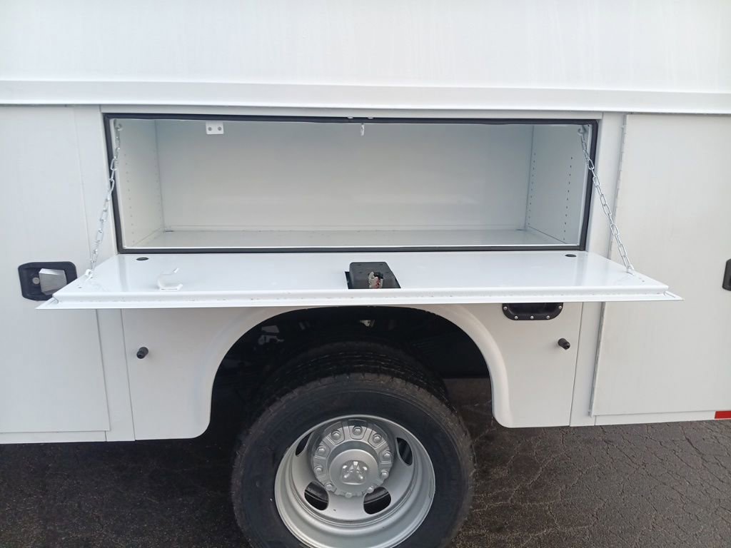 New 2024 RAM 5500 Tradesman image 40