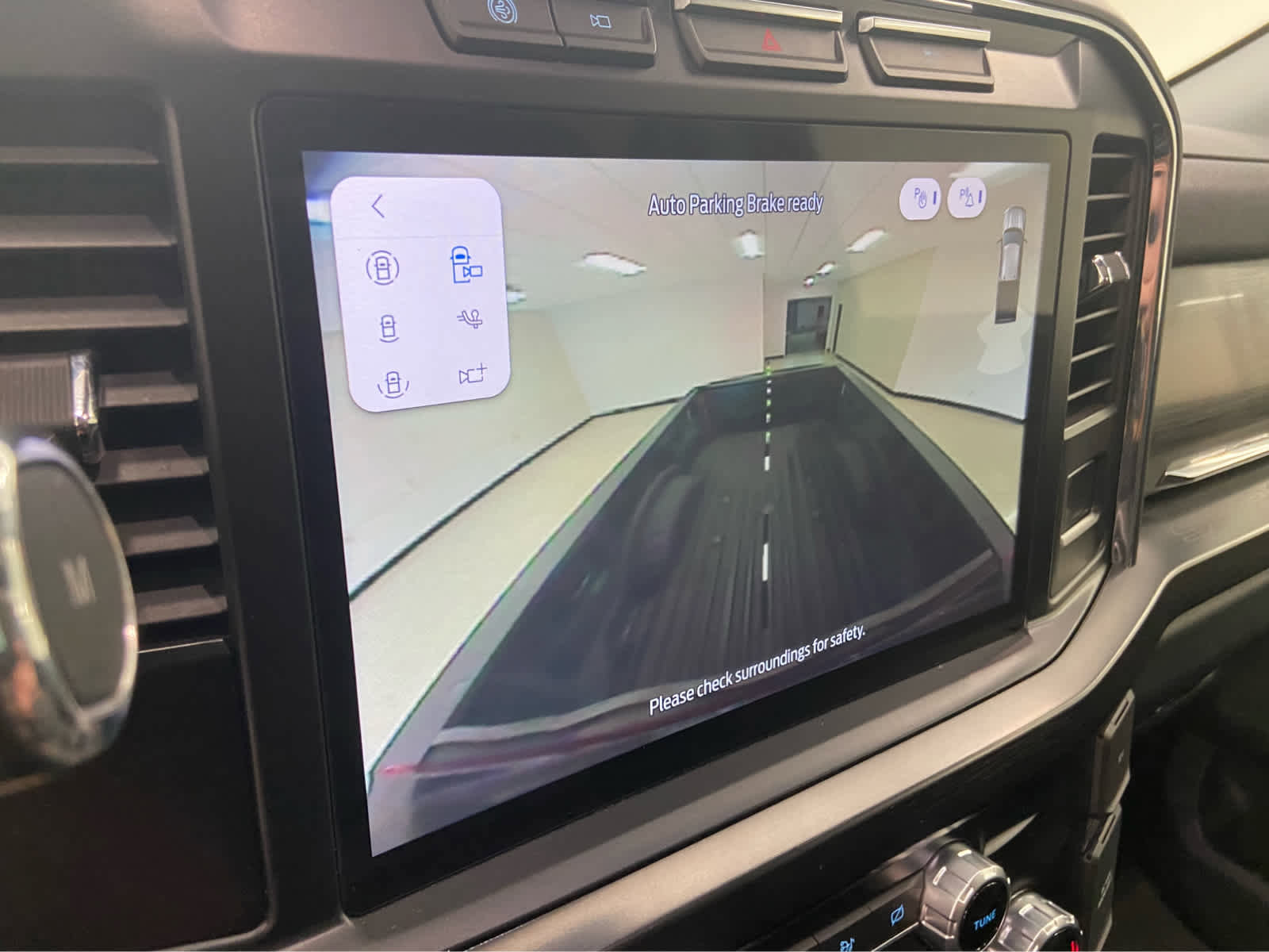 Used 2023 Ford F250 Lariat w/ Sport Appearance Package image 39