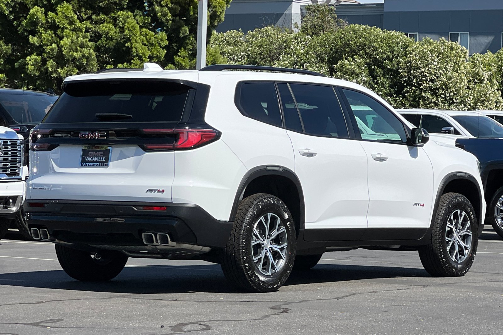 New 2026 GMC Acadia AT4 w/ LPO, Floor Liner Package AWD/4WD image 5