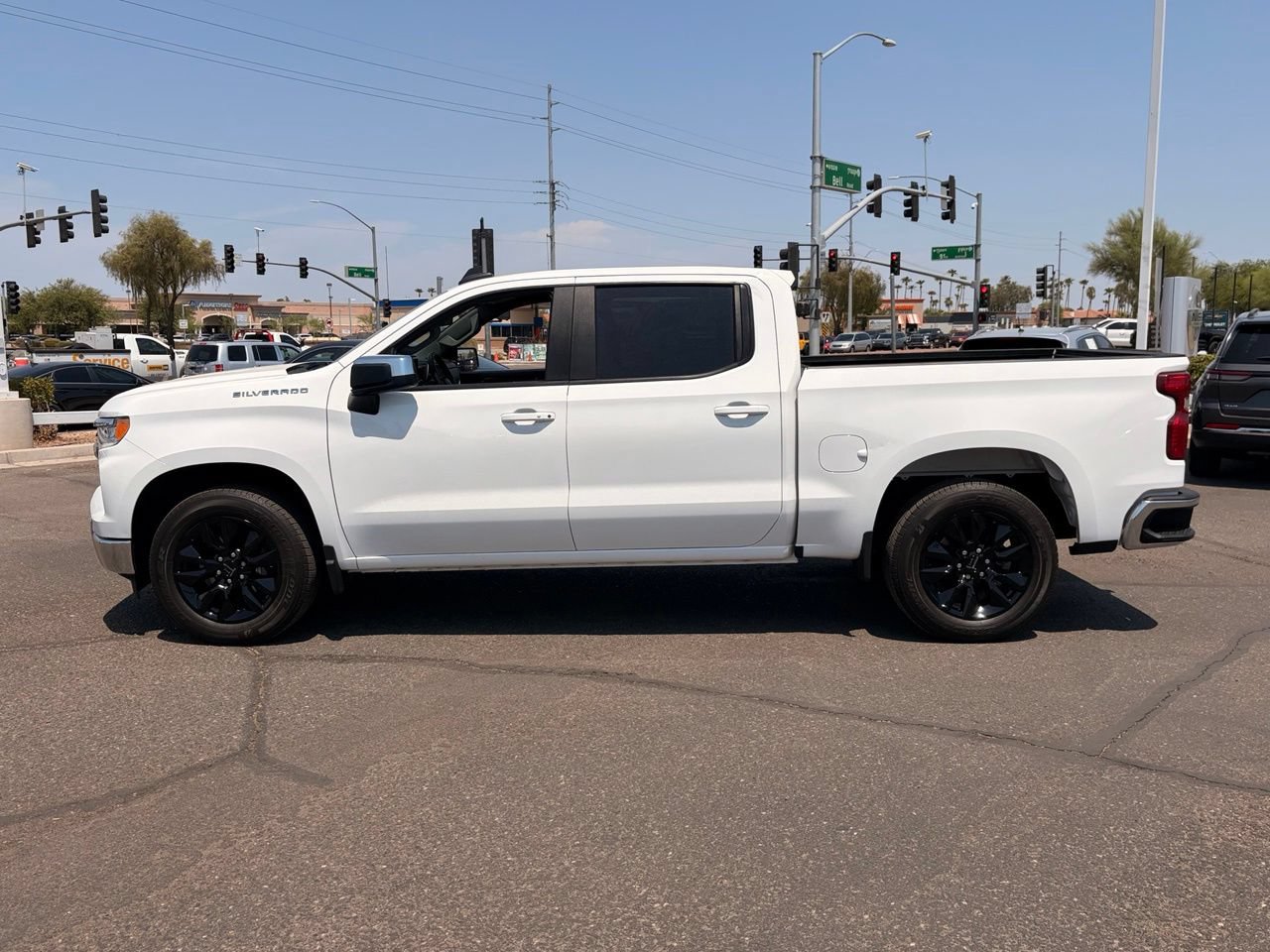 Used 2022 Chevrolet Silverado 1500 LT RWD image 3